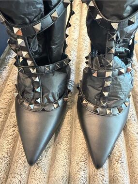 Valentino Garavani Black Pyramid-Stud Pointed Boots